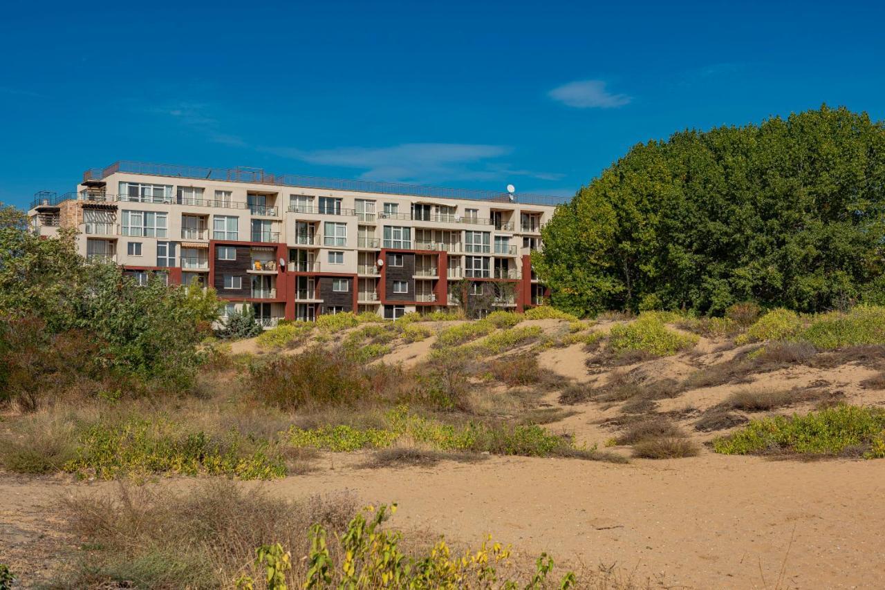 Menada Dune Residence Apartments Pantai Sunny Bagian luar foto