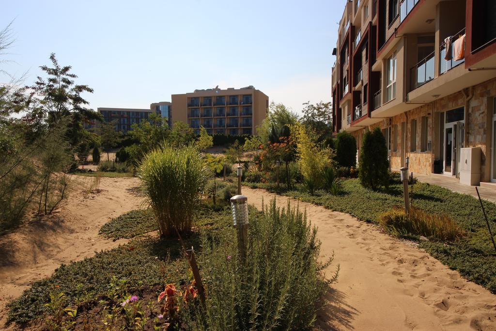 Menada Dune Residence Apartments Pantai Sunny Bagian luar foto