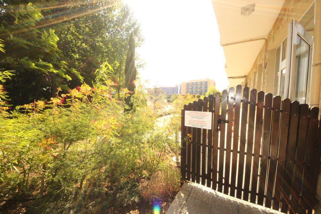 Menada Dune Residence Apartments Pantai Sunny Bagian luar foto